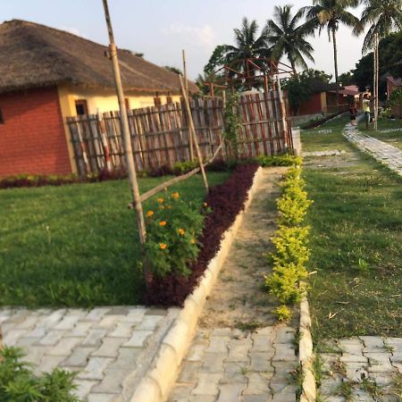 Elephant Garden Hotel And Resort Pvt Ltd Kanchanpur Exteriör bild