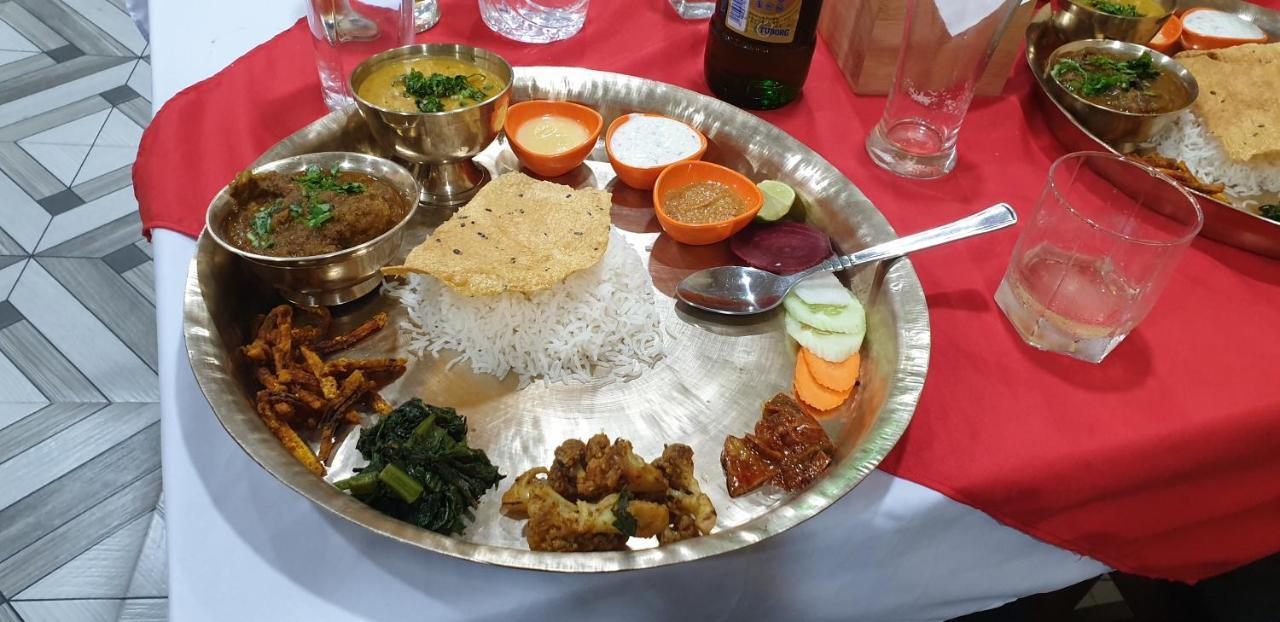 Elephant Garden Hotel And Resort Pvt Ltd Kanchanpur Exteriör bild